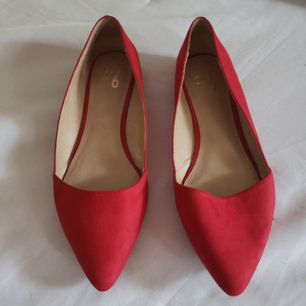 Mix No. 6 red pointed toe flats
